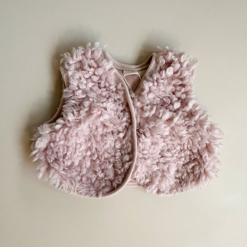 Super fluffy sheep vest - Soft pink