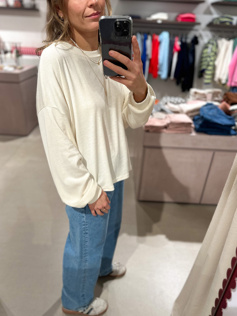 Oversized flowy tee - Butter cream