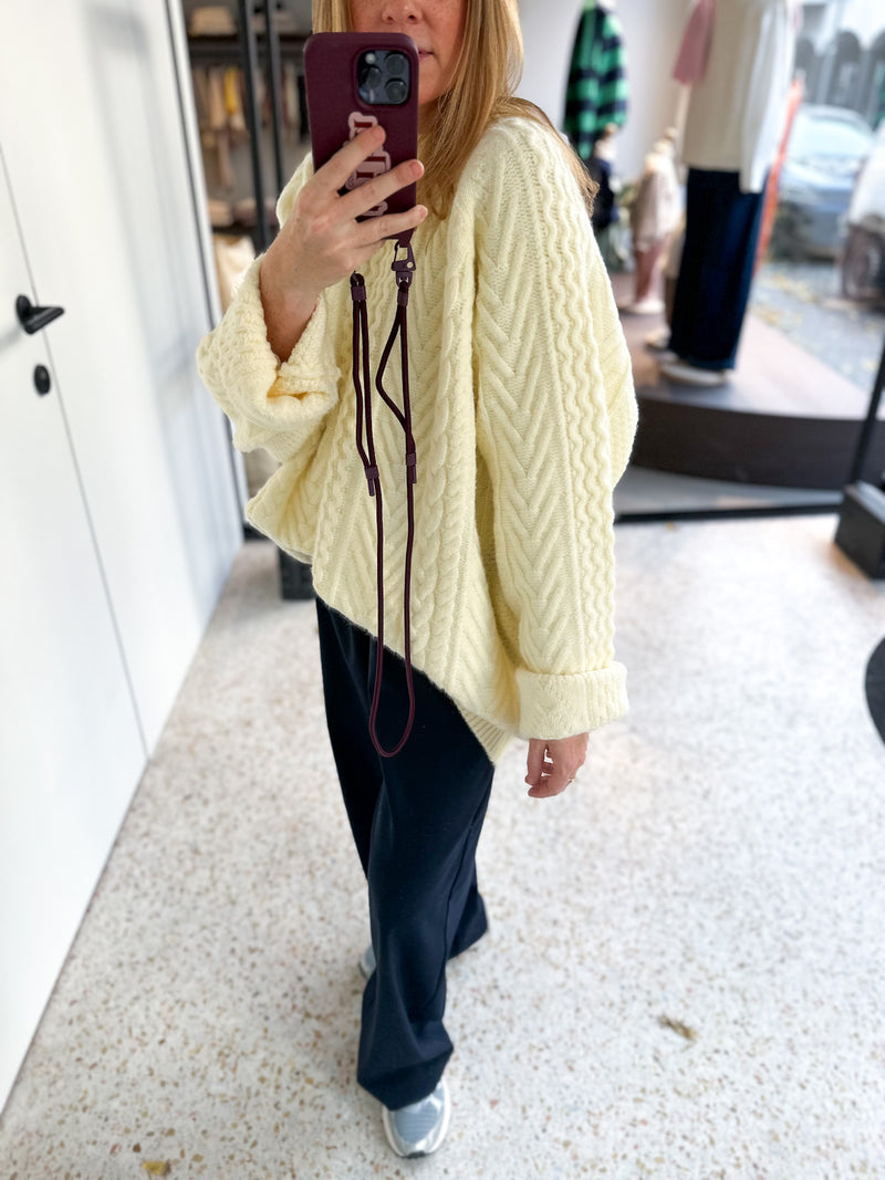 Oversized cable knit - Cream