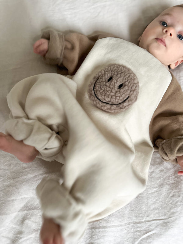 Smile patch sweater onesie - Mocha