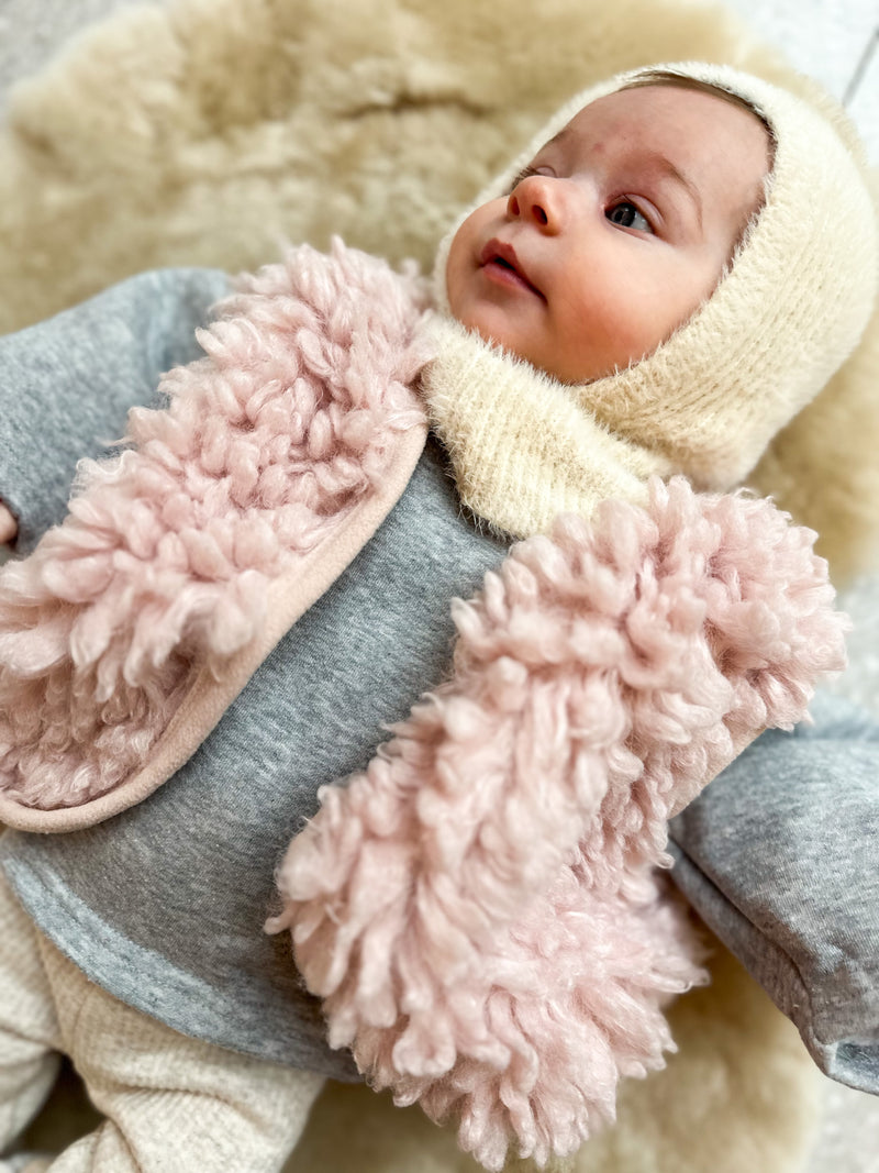 Super fluffy sheep vest - Soft pink