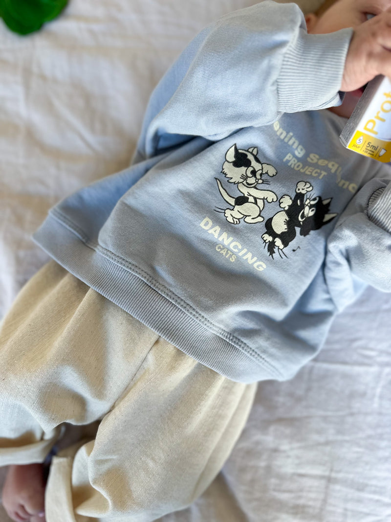 Dancing cats sweatshirt - Dusty sky