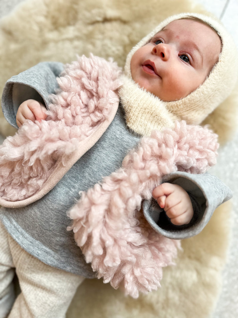 Super fluffy sheep vest - Soft pink