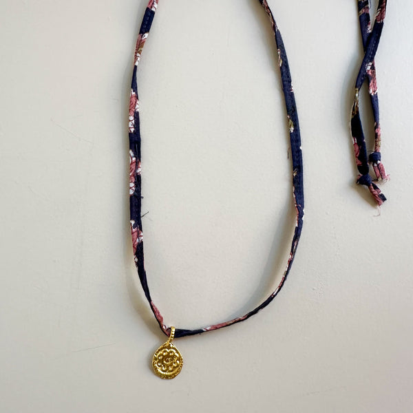 Textile x coin necklace - Dark blue