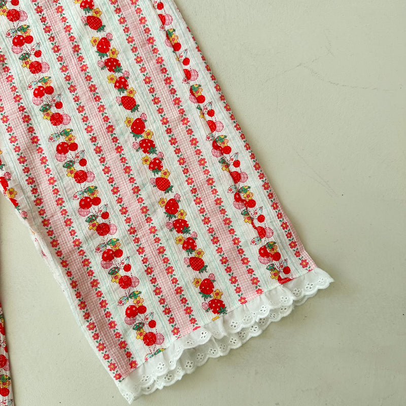 Strawberry frill pants - Red