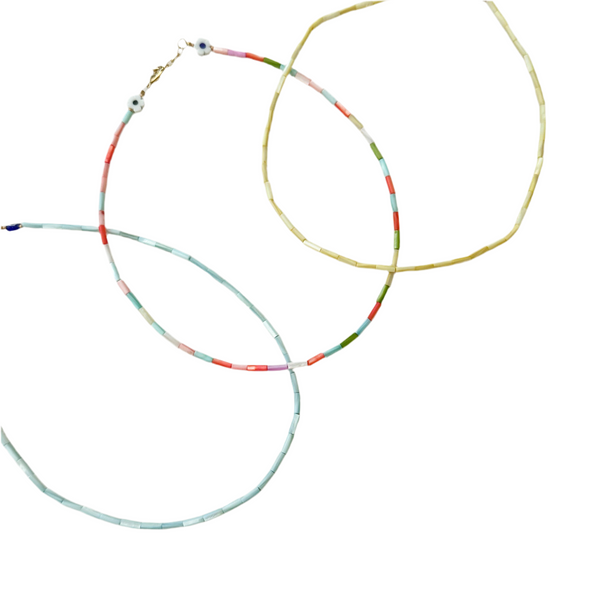 Pearly beads necklace - Light blue