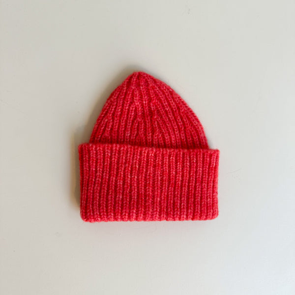 Knitted wool beanie - Coral red