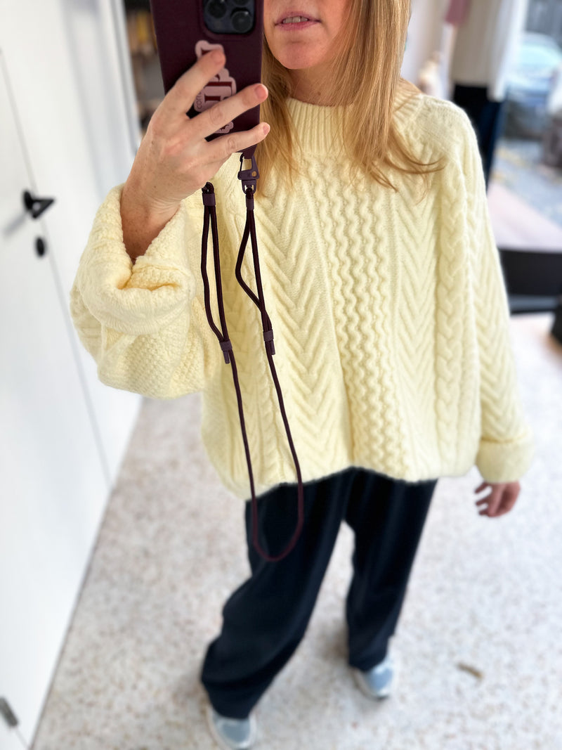 Oversized cable knit - Cream