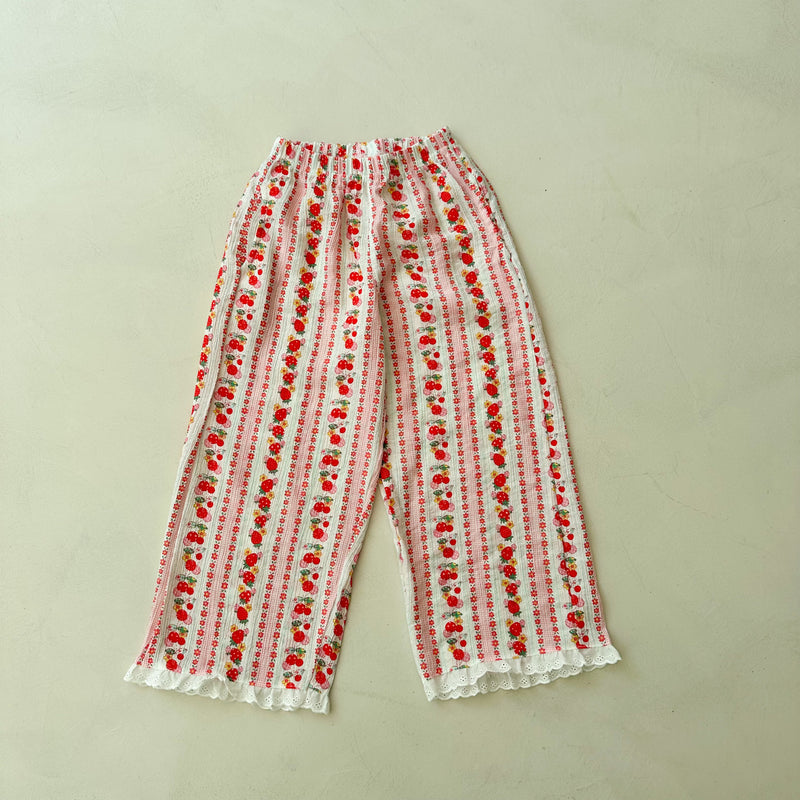 Strawberry frill pants - Red