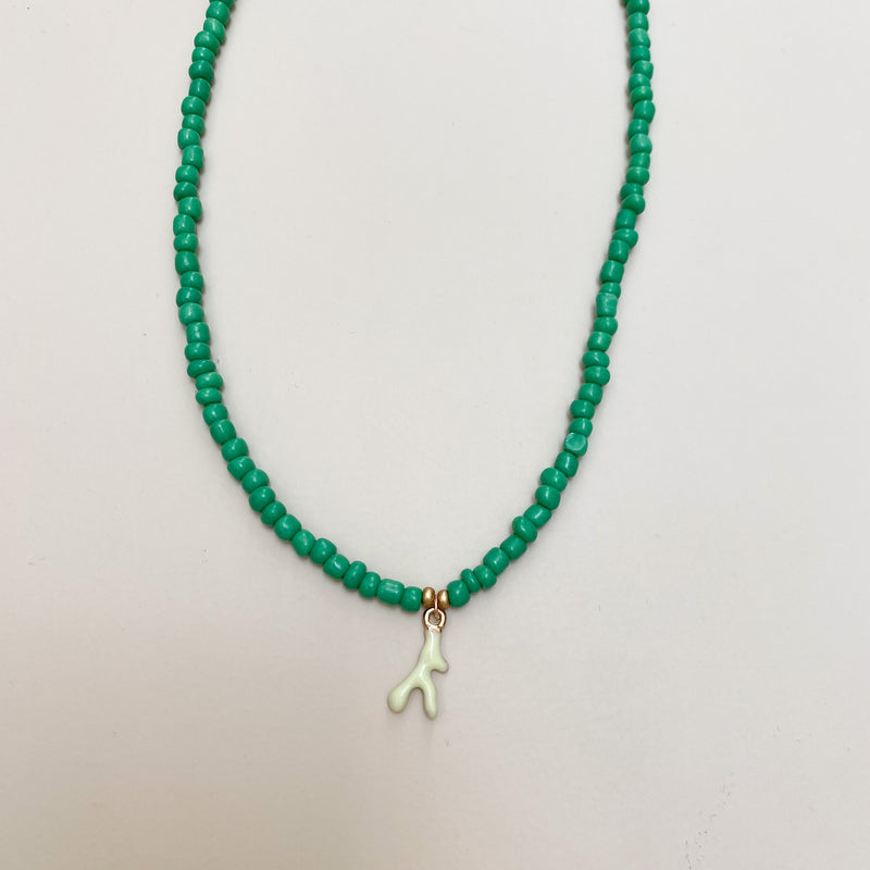 Coral pendant necklace - Green
