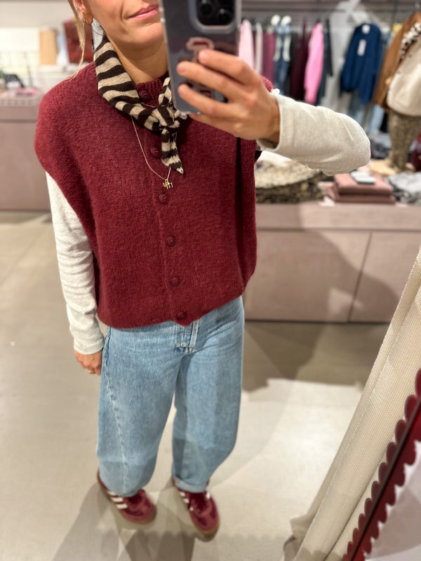 Soft knit vest - Burgundy brick