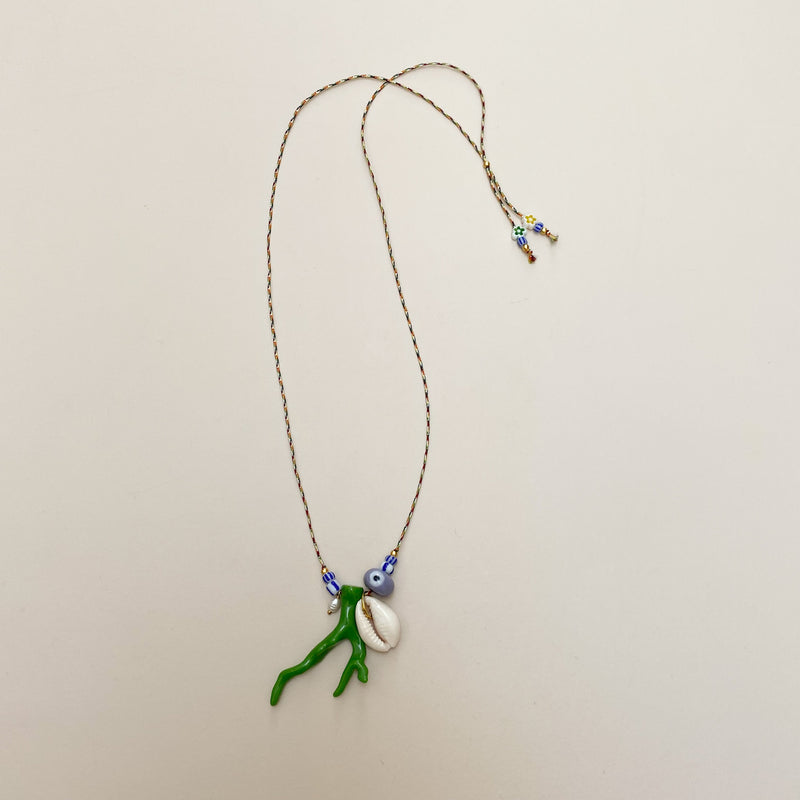 Coral shell pendant - Green
